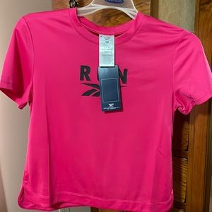 NWOT size XS Reebok t shirt